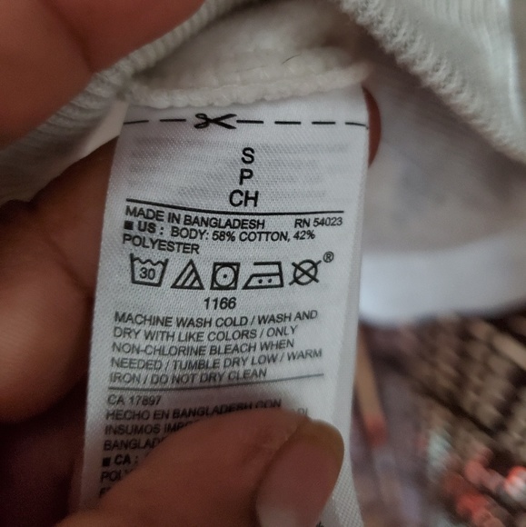 Old Navy Cream-colored sweatshirt with a long neck and one button - Picture 4 of 7